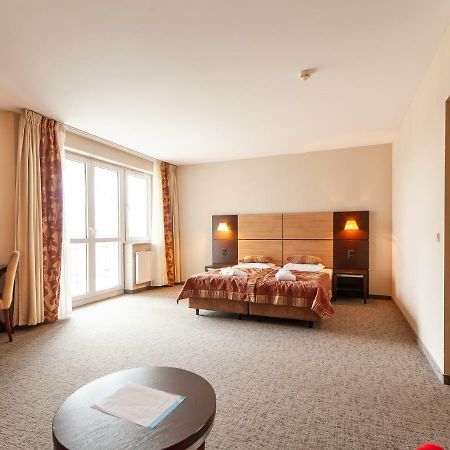 Apartament Hotelowy Delux W Kolobrzegu Ul Kosciuszki 16 Pobyt 7 Nocy 20 Procent Rabatu ,4 Dni 10 Procent Rabatu Esterno foto