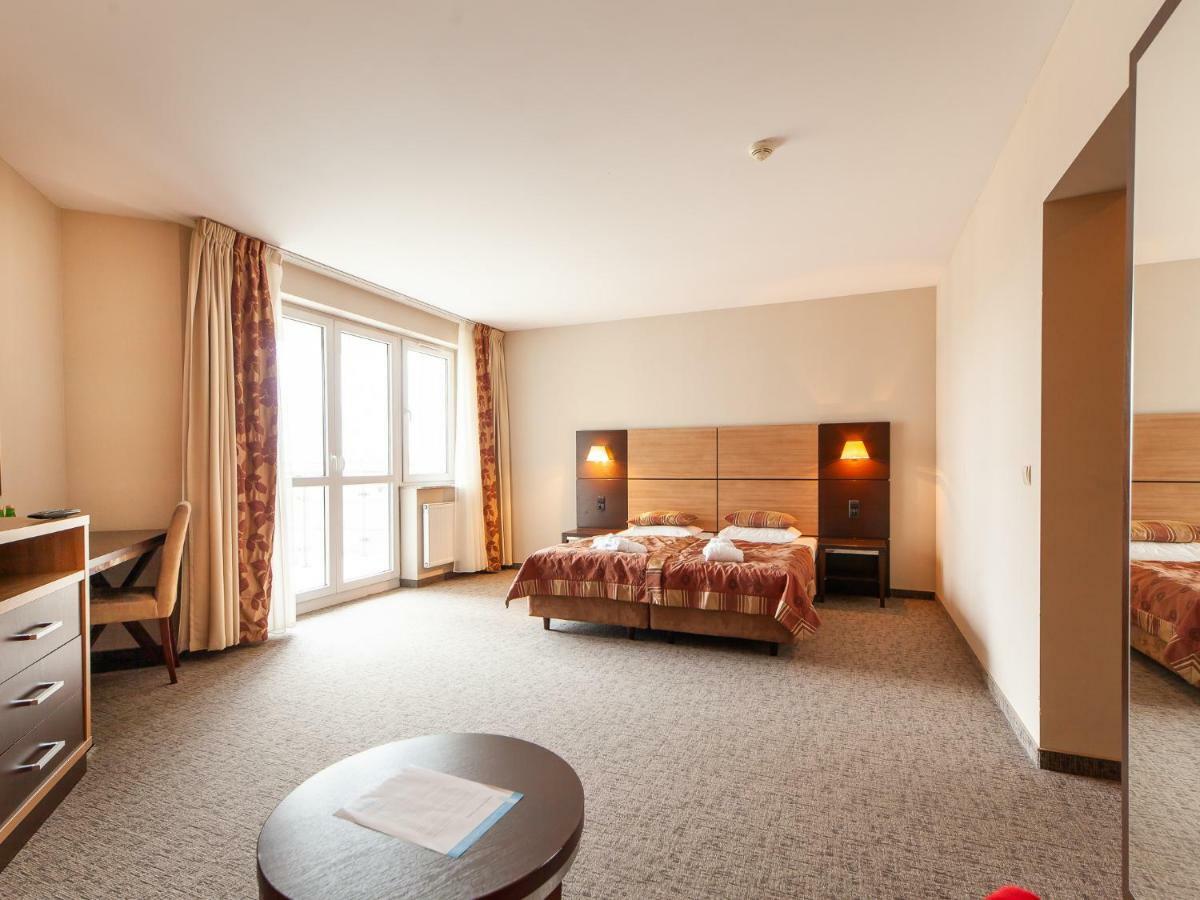Apartament Hotelowy Delux W Kolobrzegu Ul Kosciuszki 16 Pobyt 7 Nocy 20 Procent Rabatu ,4 Dni 10 Procent Rabatu Esterno foto